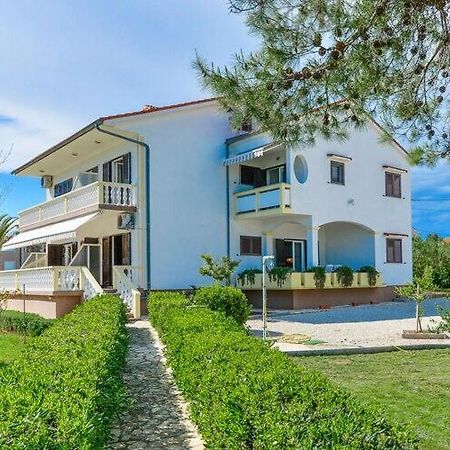 Apartments In House Liveric In Vir At The Beach Exterior foto