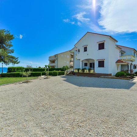 Apartments In House Liveric In Vir At The Beach Exterior foto