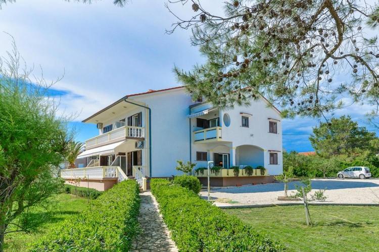 Apartments In House Liveric In Vir At The Beach Exterior foto
