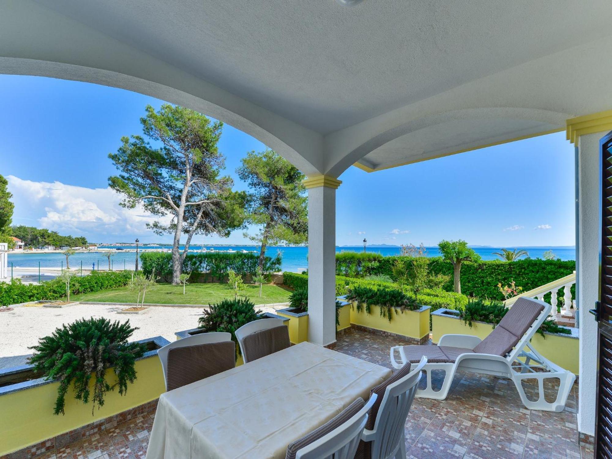 Apartments In House Liveric In Vir At The Beach Exterior foto