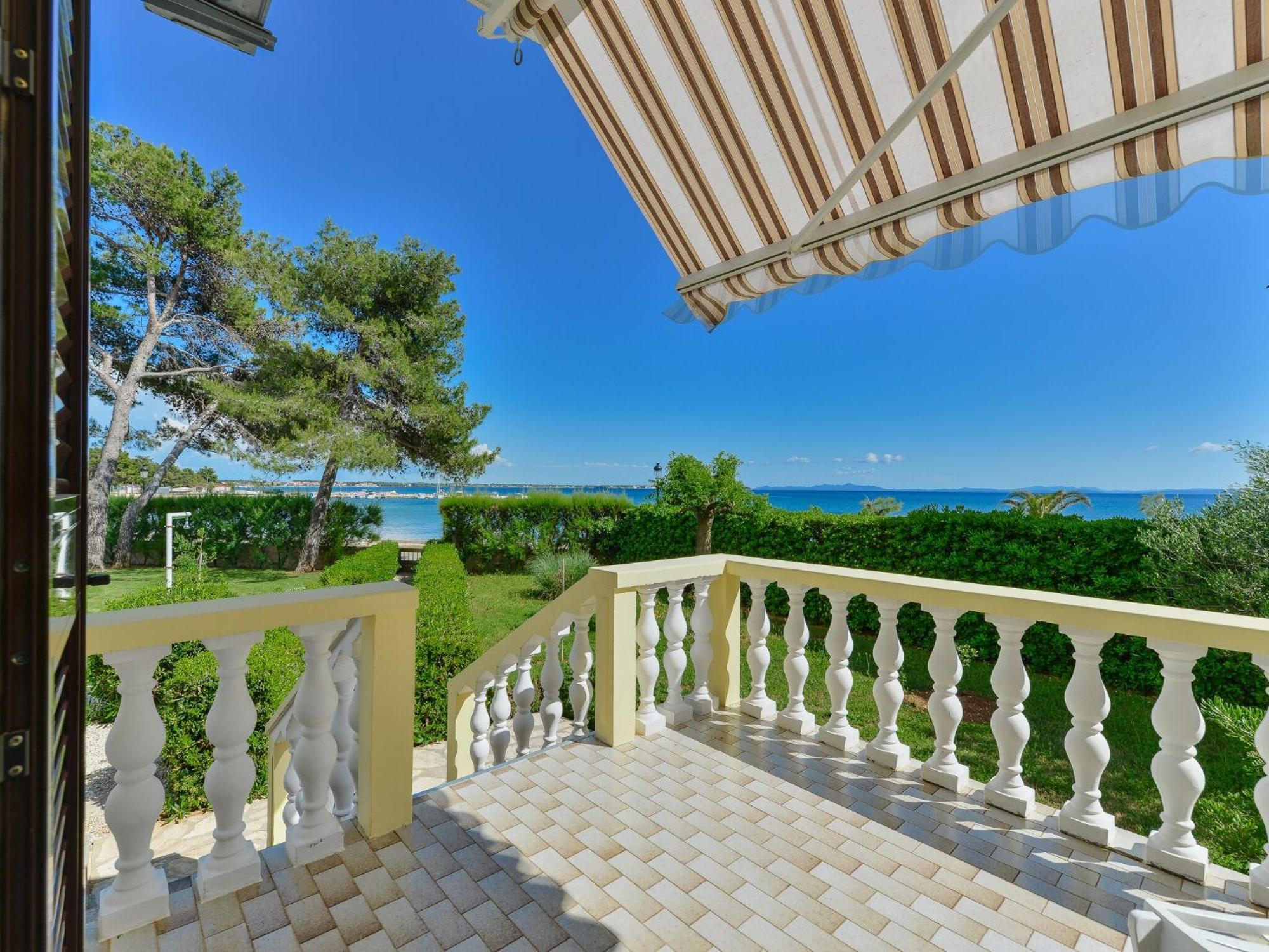 Apartments In House Liveric In Vir At The Beach Exterior foto