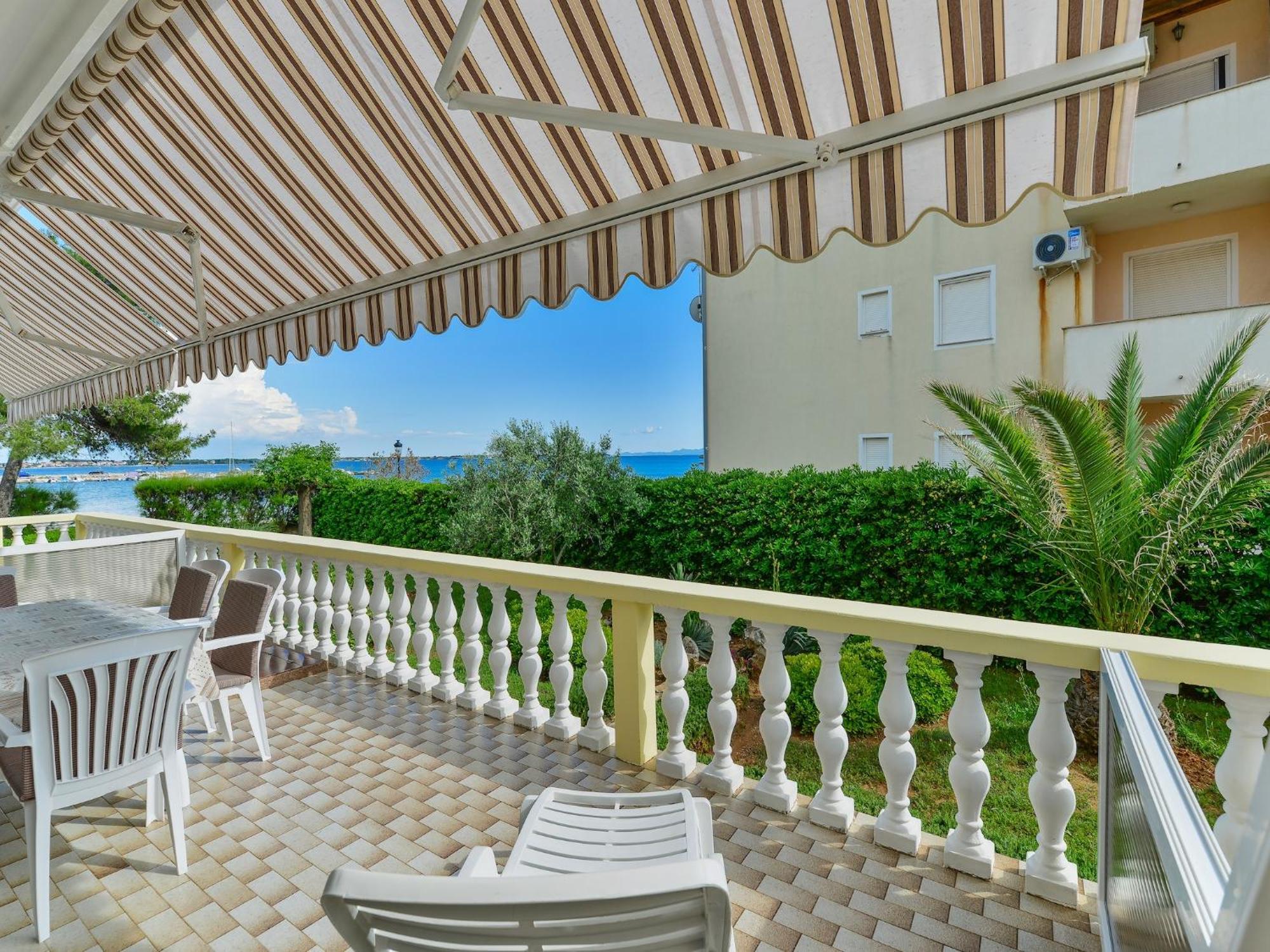 Apartments In House Liveric In Vir At The Beach Exterior foto
