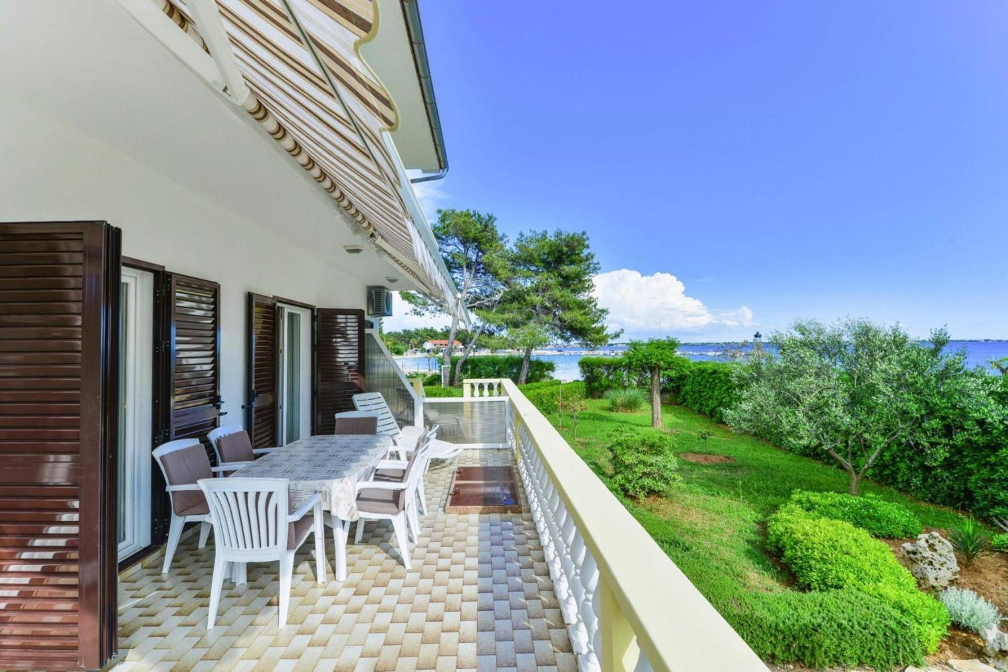 Apartments In House Liveric In Vir At The Beach Exterior foto